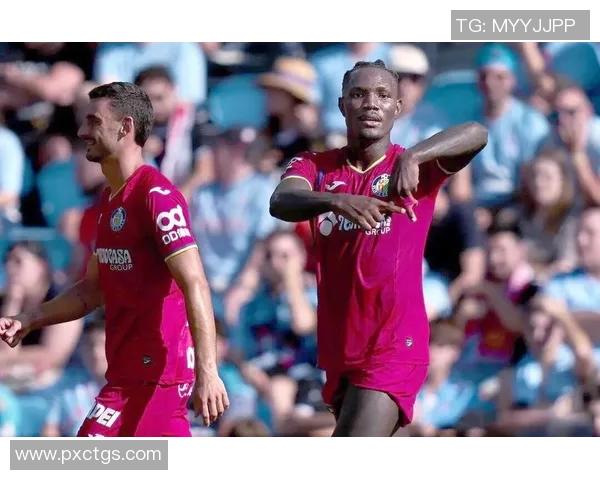 虚构足球巨星崛起传奇:一位从草根到巅峰的神话之路 虚构足球巨星崛起传奇:一位从草根到巅峰的神话之路